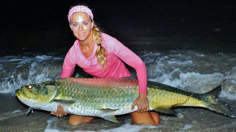 Darcie Arahill: hot fisherwoman photos, video